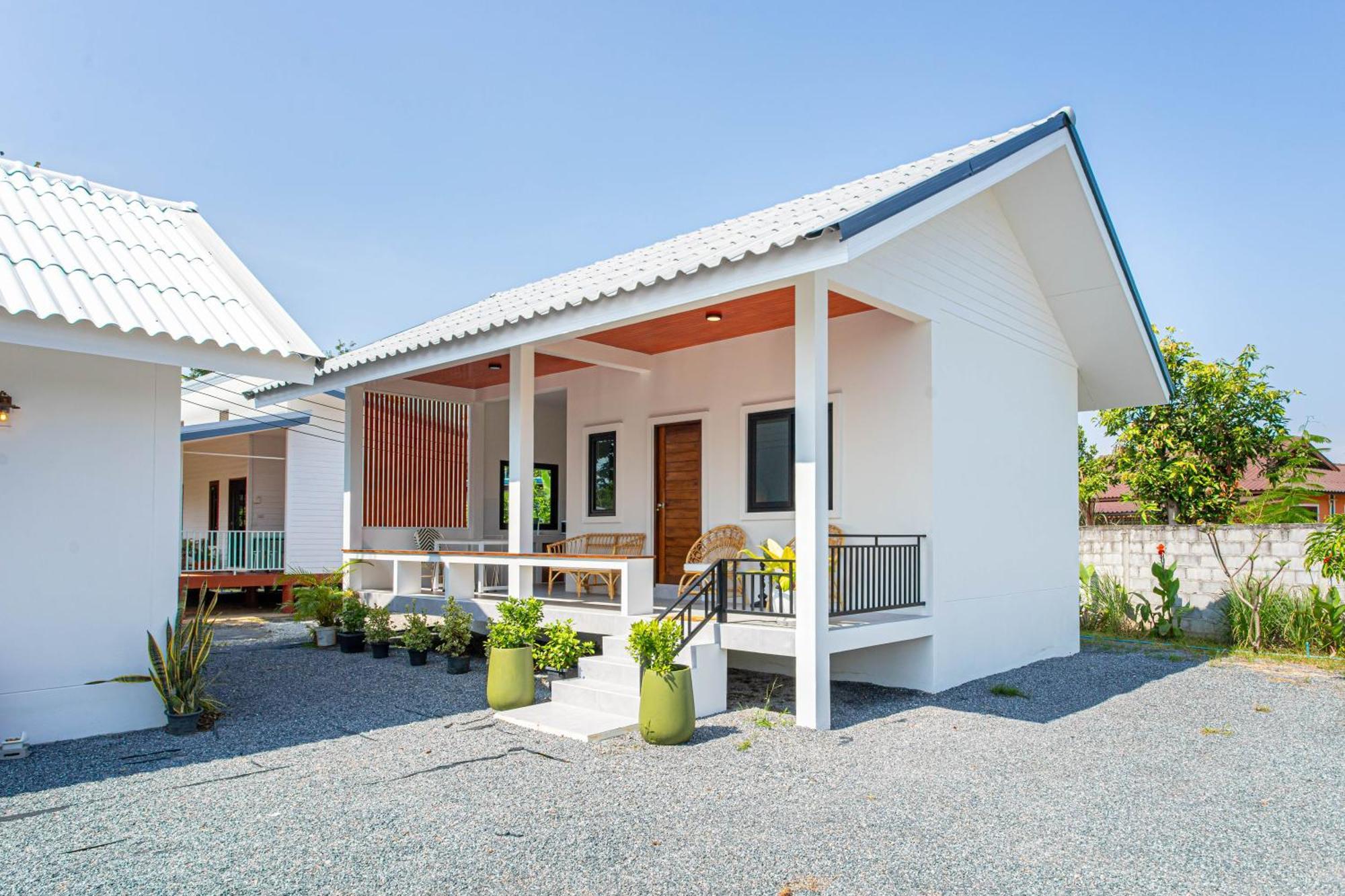 Vawa Guesthouse Kanchanaburi Esterno foto